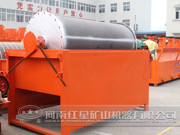 厂区摆放供客户参观的磁选设备 厂区摆放供客户参观的磁选设备