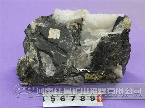 黑钨矿 黑钨矿