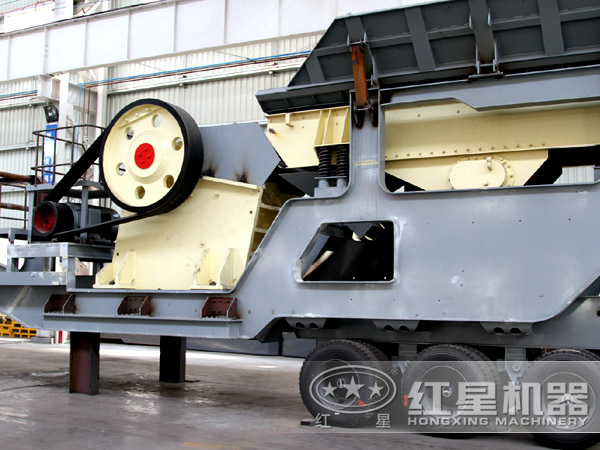 新型移动式破碎机 新型移动式破碎机