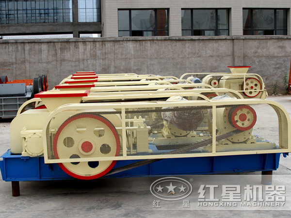 小型齿辊制砂机 小型齿辊制砂机