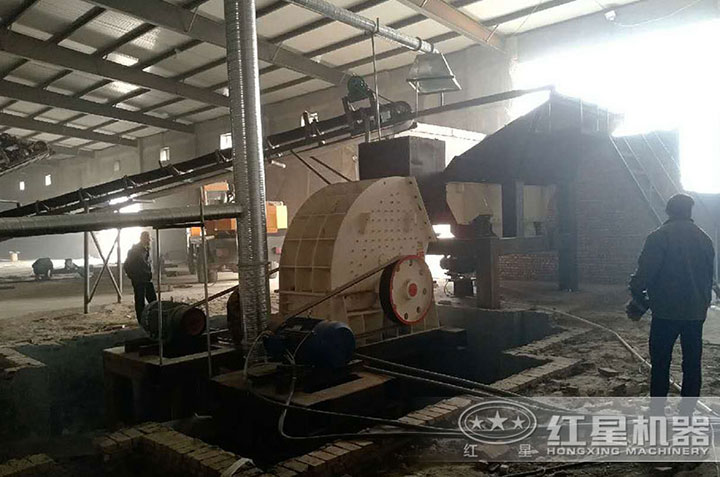 锤式破碎机现场 锤式破碎机现场